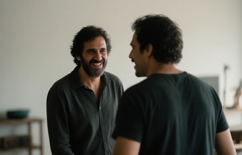 Marcelo Caiazzo nimmt Pablo Mineiro intensiv von hinten