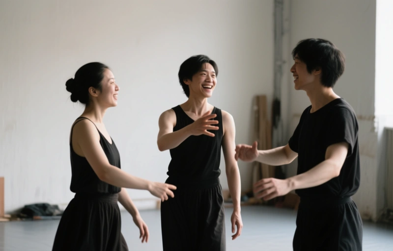 Derek Kage: Intime Dynamik mit drei Darstellern